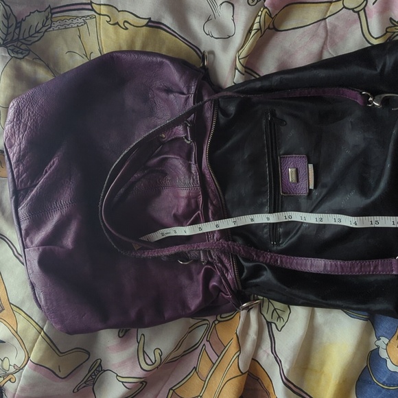 Purple italian leather hobo bag, large bag with zip top, soft distressed leather - Picture 13 of 16